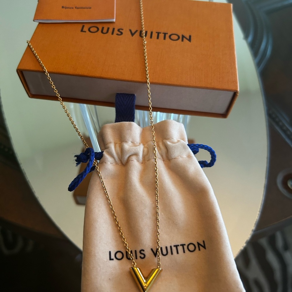 Louis Vuitton Gold V Pendant Necklace